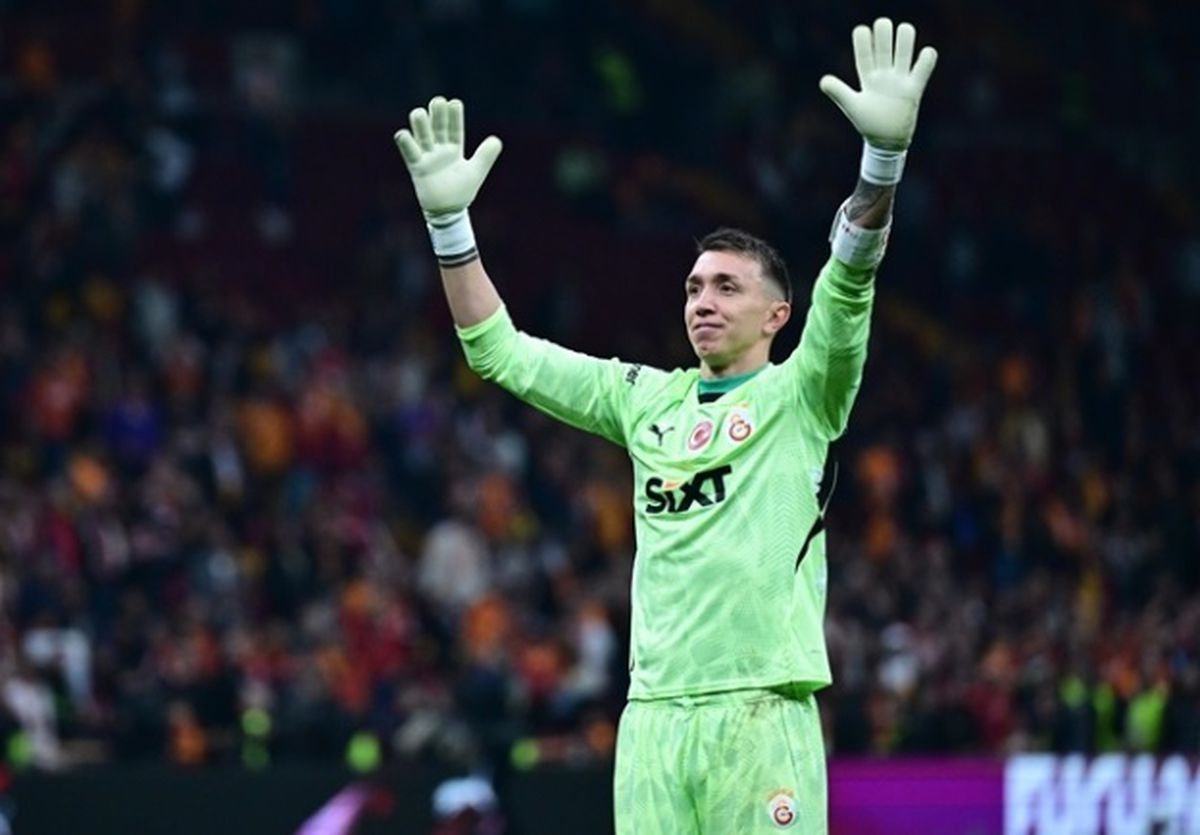 Muslera Galatasaray'dan gitti mi?