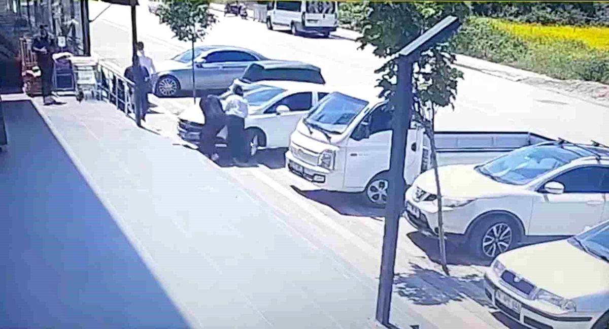 Yalova'da Park Halindeki Araç Lise Öğrencisine Çarptı