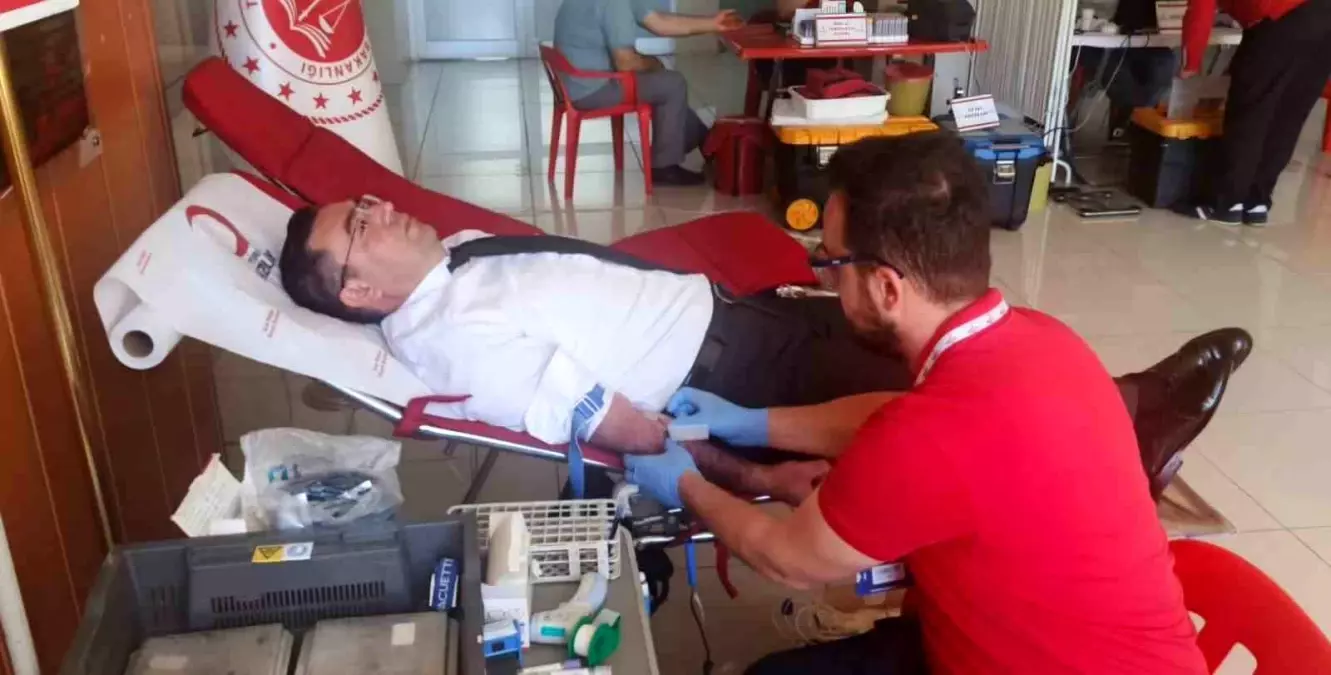 Siirt Cumhuriyet Başsavcısı Tuğan Sarıca, Kan Bağışında Bulundu