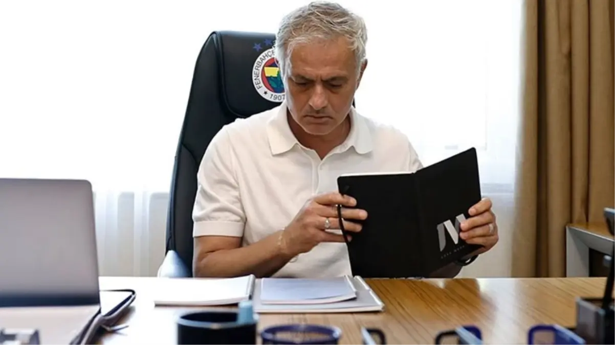 Son maçta Kadıköy'deydi! İşte Mourinho'nun yerine gelecek bir numaralı aday