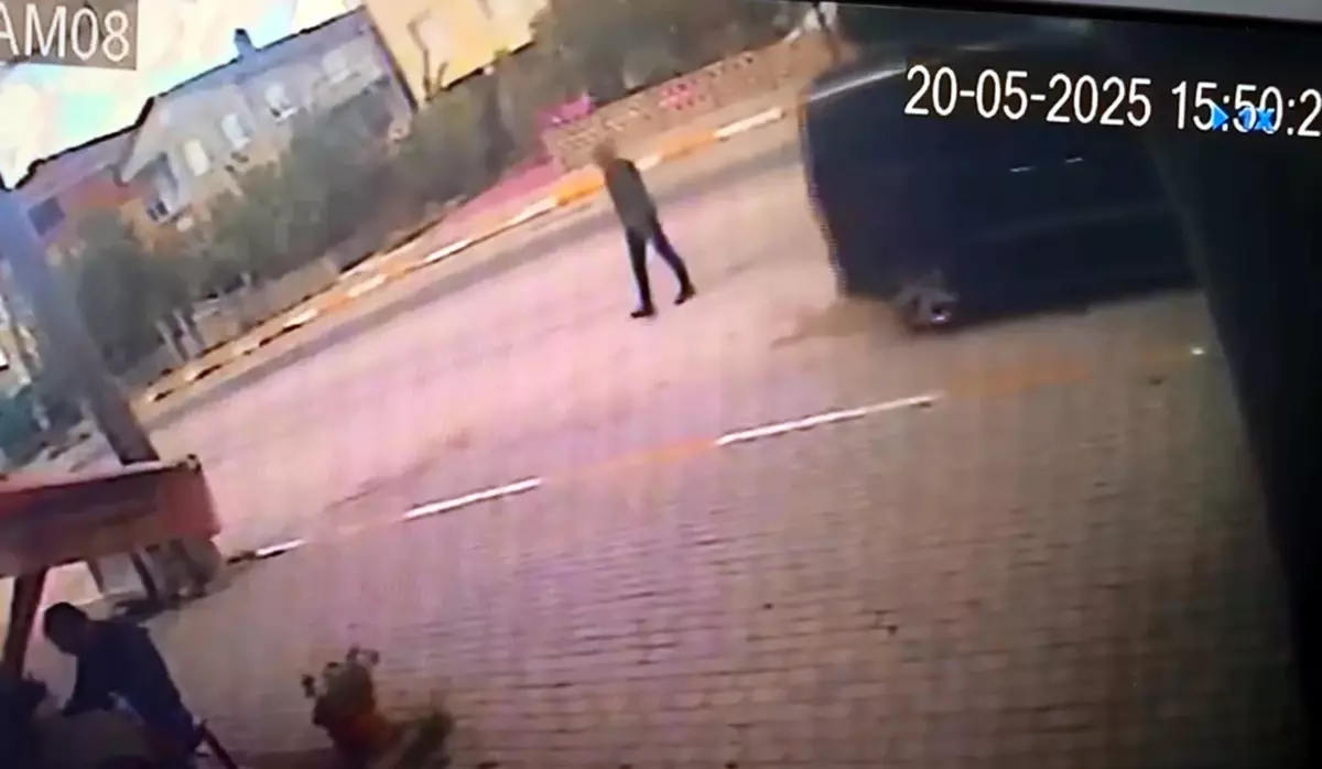 Tekirdağ'da Hafif Ticari Araç Yaya Geri Manüvre Yaparken Çarptı