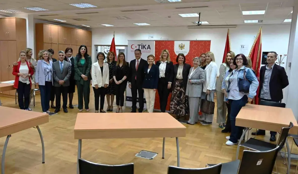 TİKA'dan Karadağ Eğitimine Ofis Mobilyası Desteği