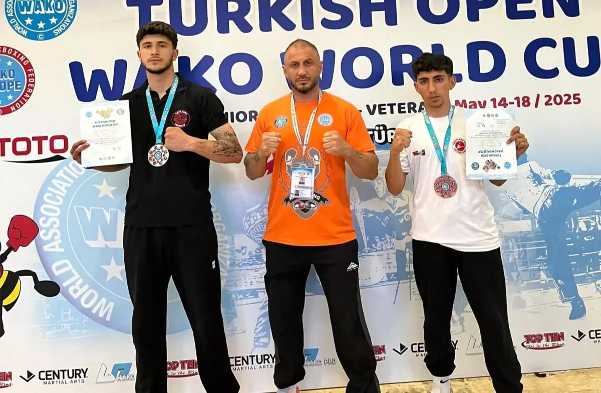 Erzincanlı Sporcular Uluslararası Kick Boks Dünya Kupası'nda Başarı Elde Etti