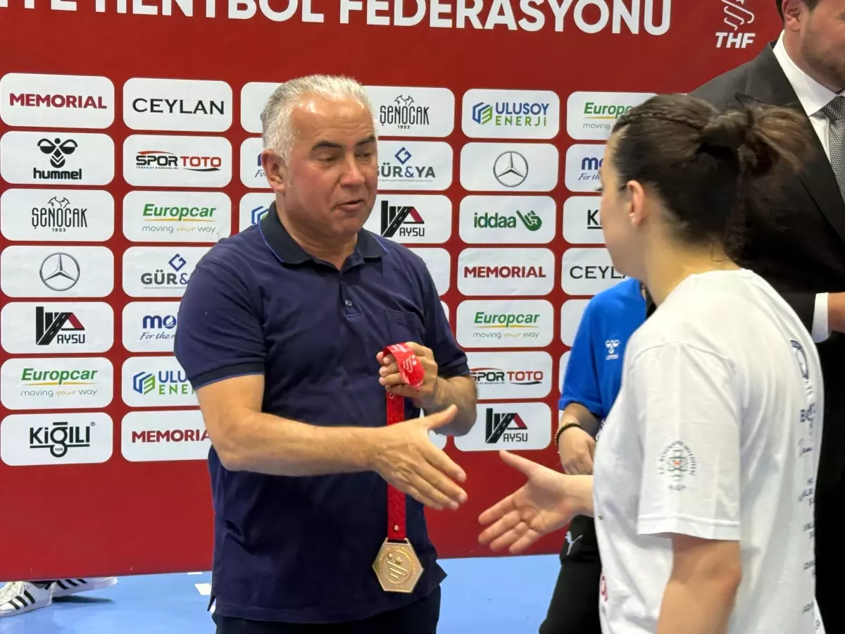 Yalıkavakspor, Hentbol Kadınlar Süper Ligi'nde Şampiyonluğunu İlan Etti