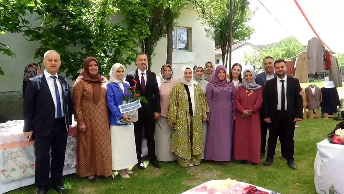 Mudurnu'da Kadınların El Emeği Sergisi Büyük İlgi Gördü