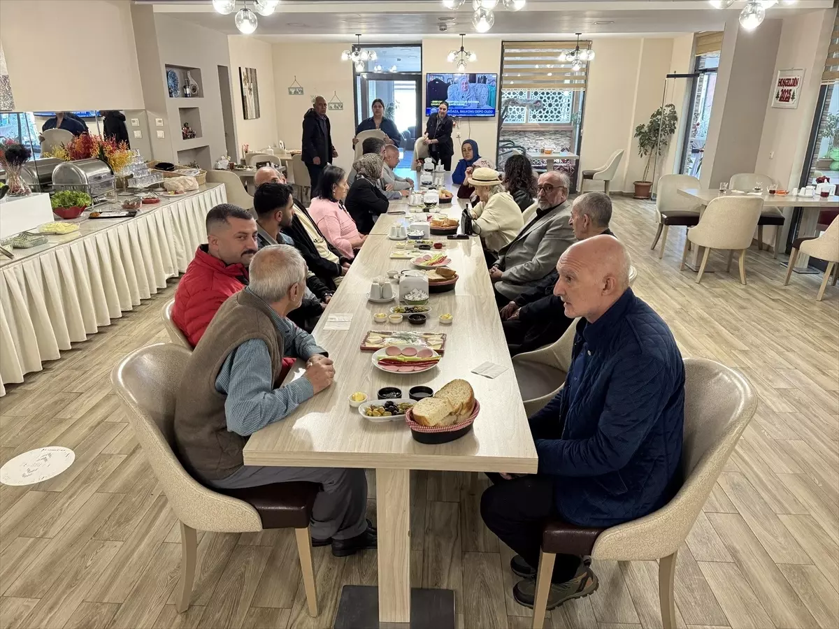 Ardahan'da huzurevi sakinleriyle lezzet dolu vefa buluşması