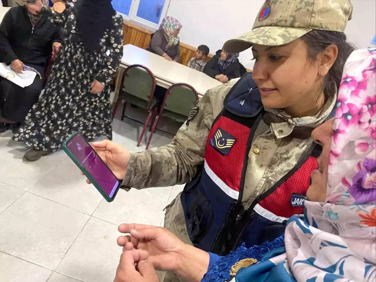 Ardahan'da Aile İçi Şiddetle Mücadele İçin Bilgilendirme Çalışmaları Devam Ediyor
