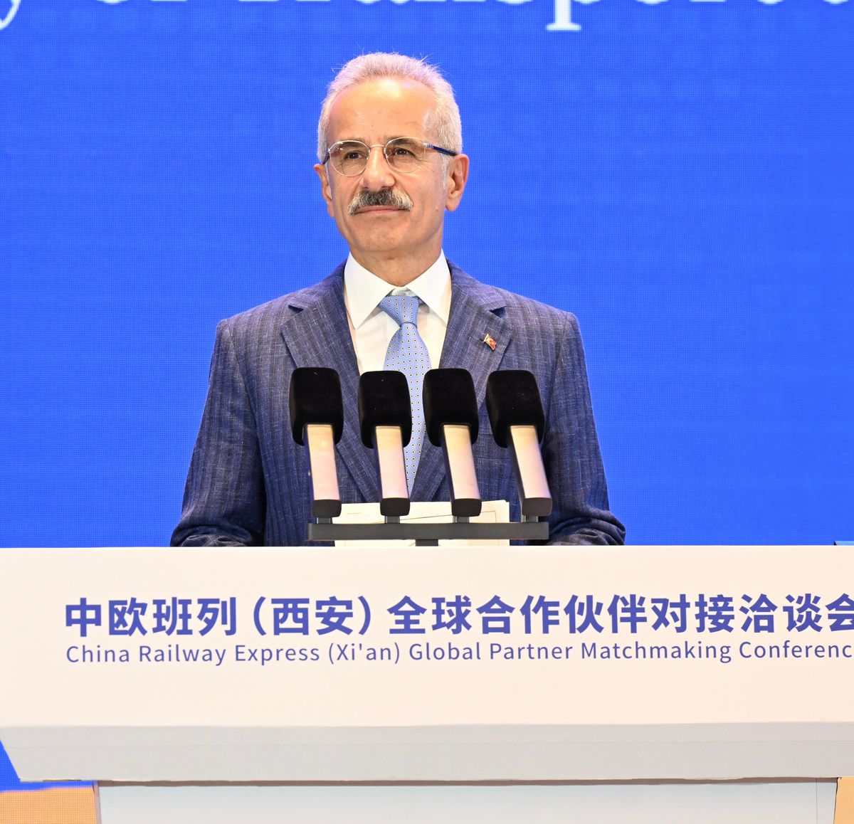 Bakan Uraloğlu: Türkiye Kuşak Yol Girişimi'nin Kilit Noktası