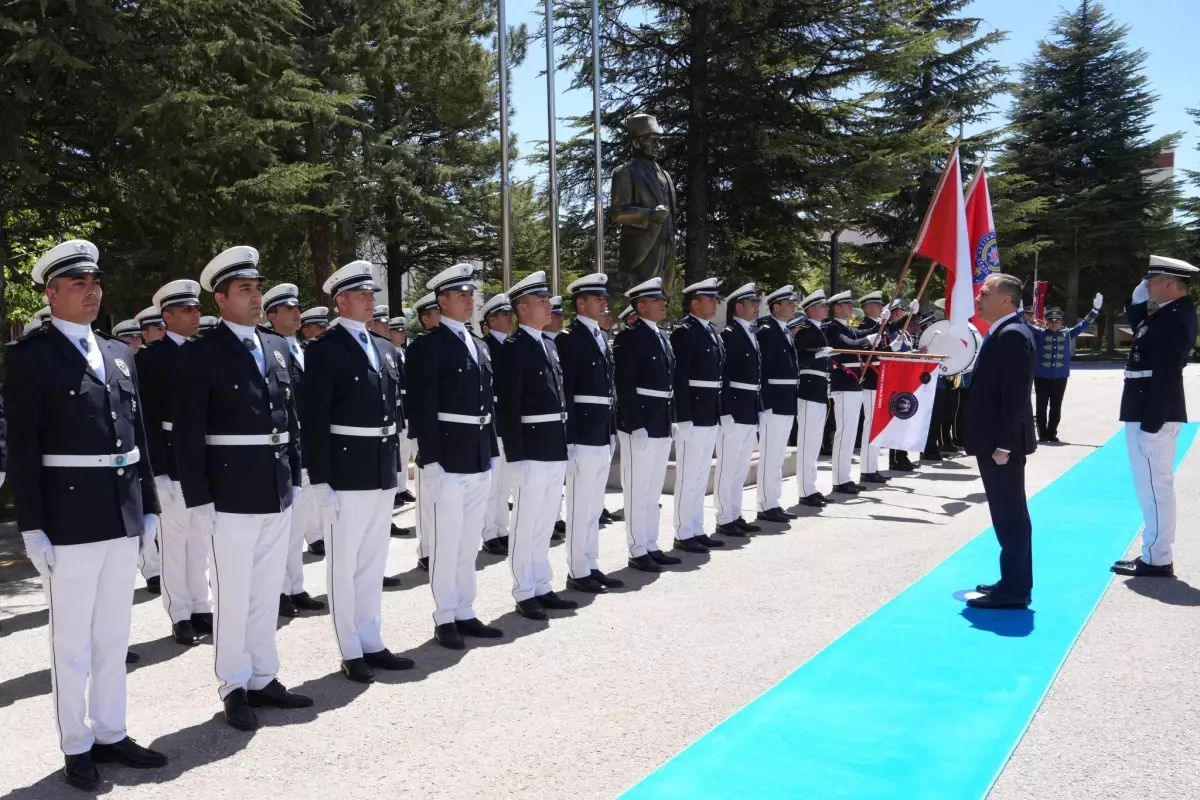 İçişleri Bakanı Ali Yerlikaya, Polis Akademisi'nde Öğrencilerle Bir Araya Geldi