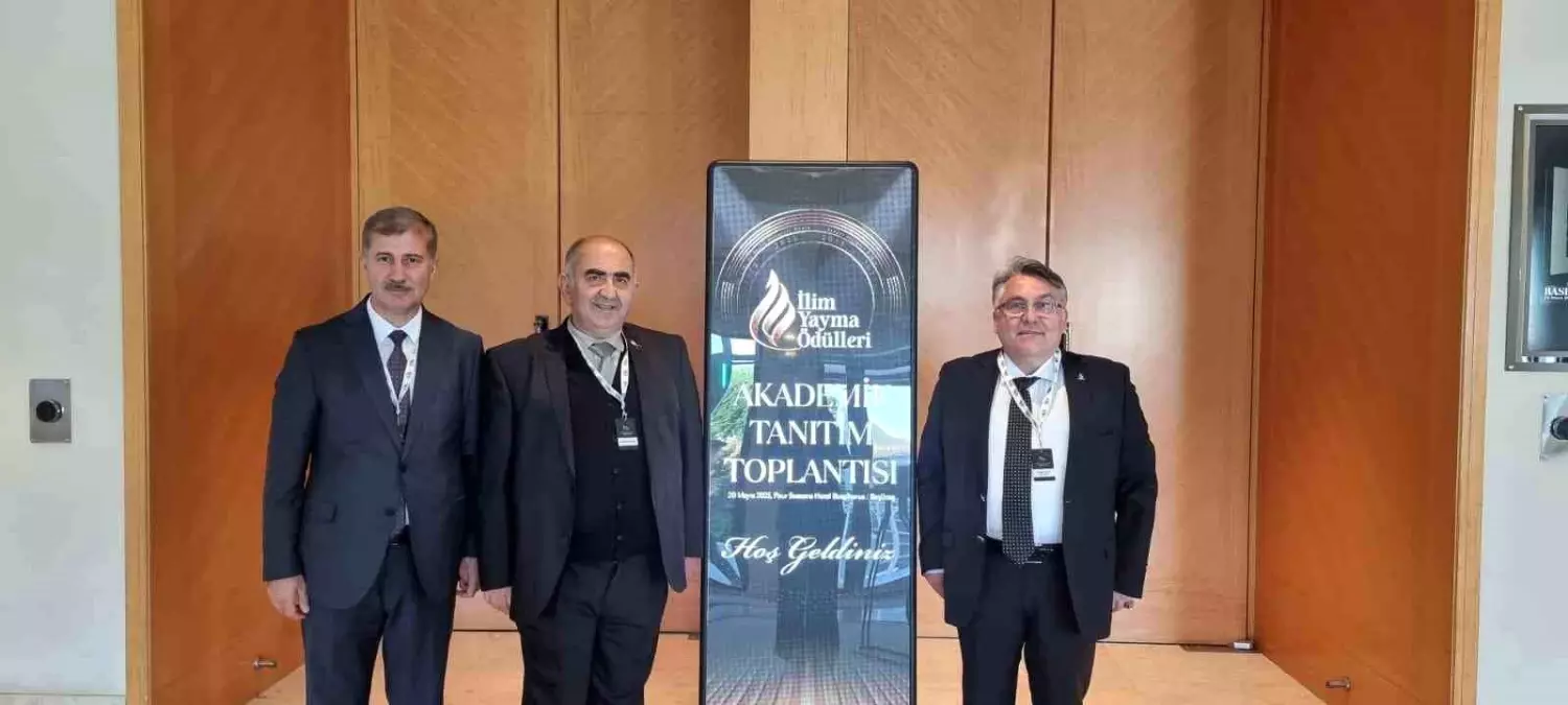 Zonguldak Bülent Ecevit Üniversitesi Rektörü İlim Yayma Ödülleri Toplantısında
