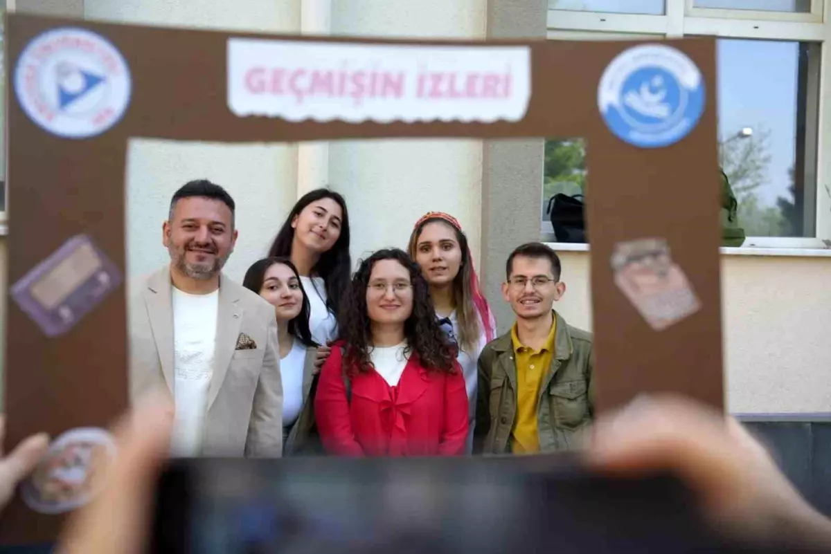 Erciyes Üniversitesi'nde Geçmişin İzleri Sergisi Büyük Beğeni Topladı