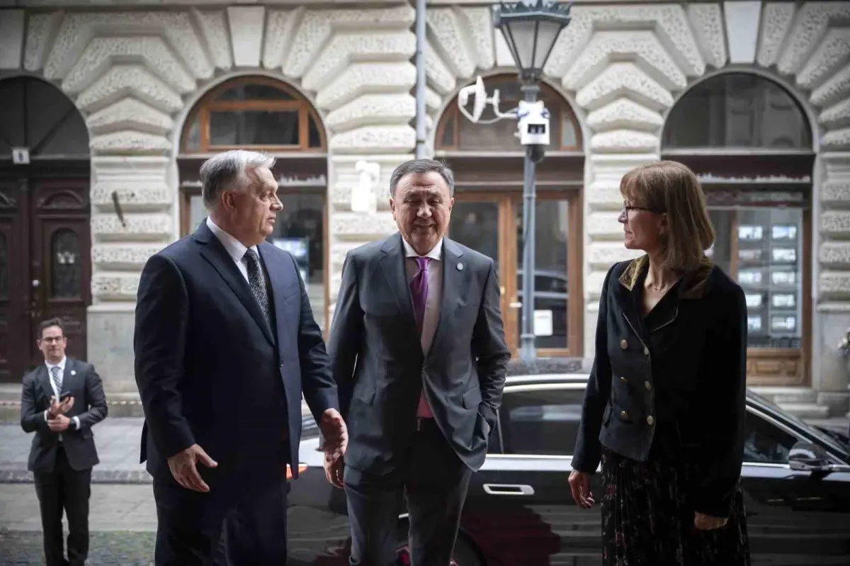 Cumhurbaşkanı Erdoğan, Macaristan'da Başbakan Orban ile kültürel programa katıldı