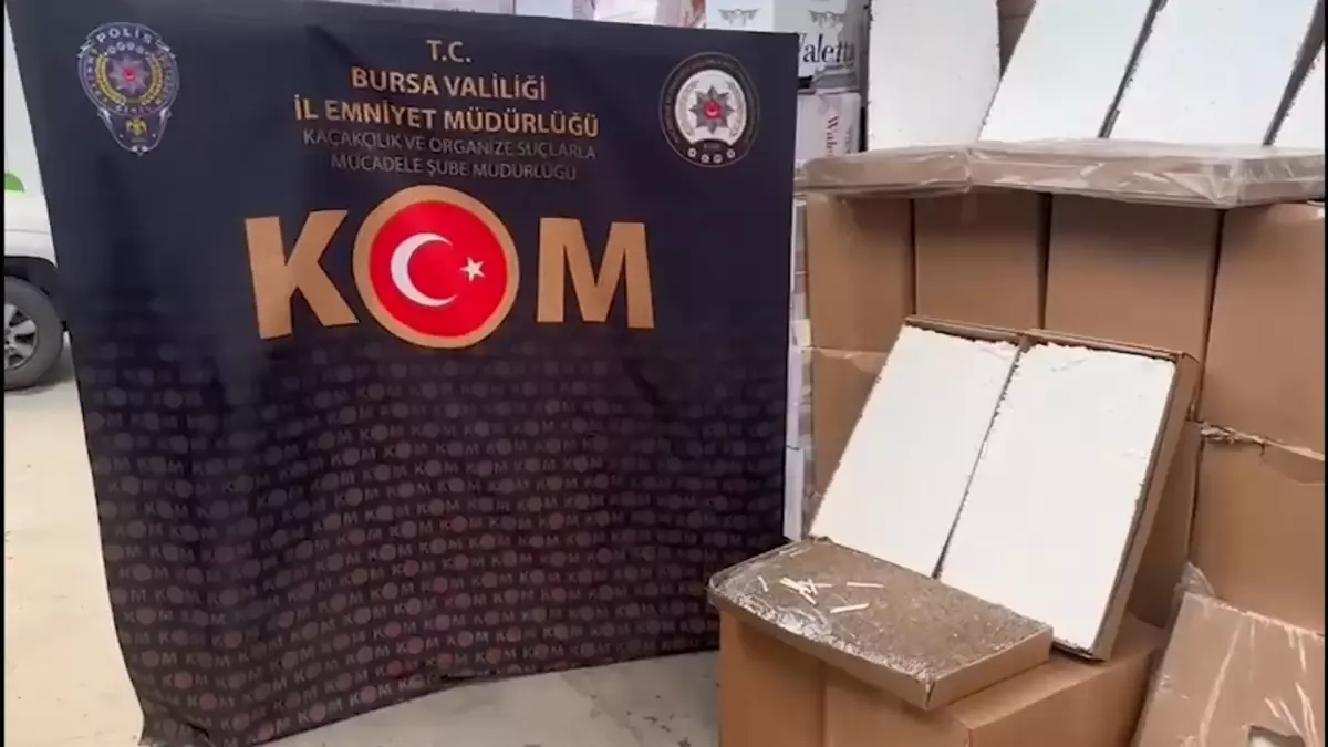 Bursa'da Kaçak Dolu Makaron Ele Geçirildi