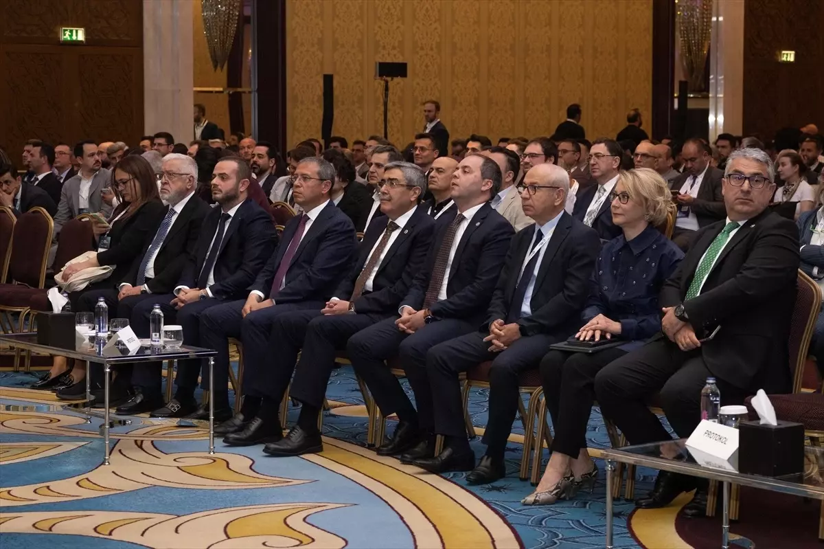 Yenilenebilir Enerji Yatırımları İçin Süper İzin Düzenlemeleri Yolda