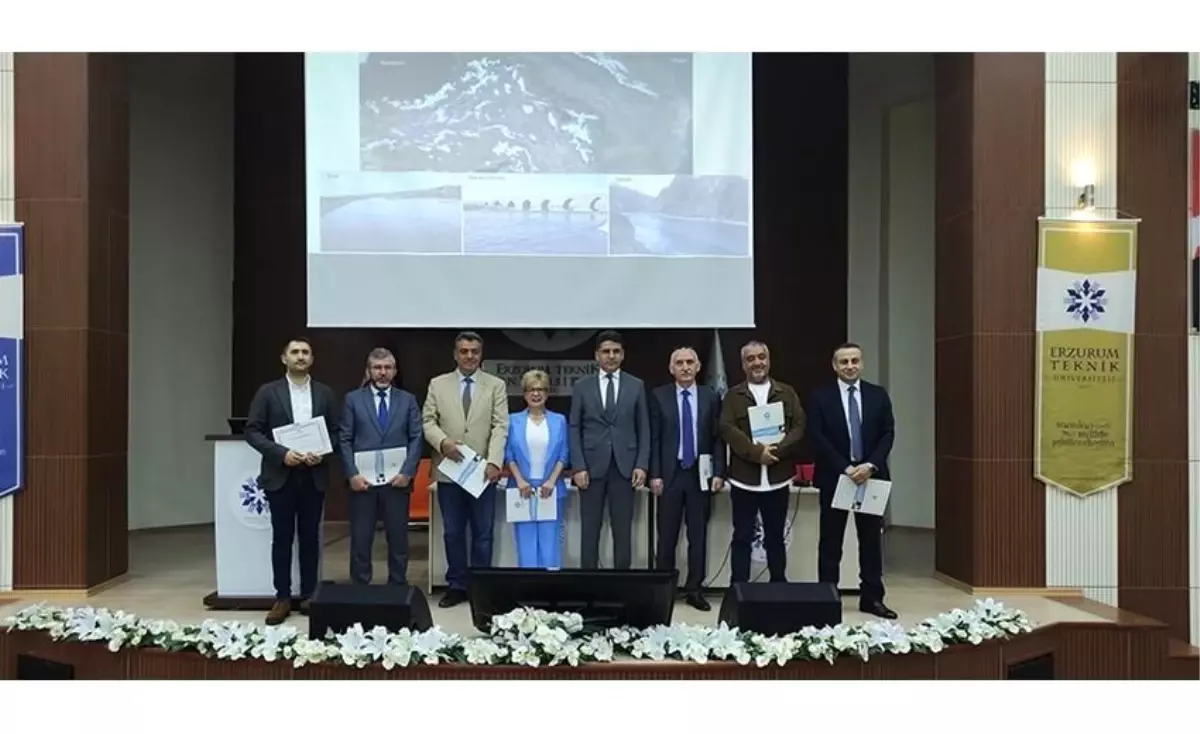 Erzurum'da Kültürel Gelişim Paneli ve Arkeolojik Sergi Düzenlendi