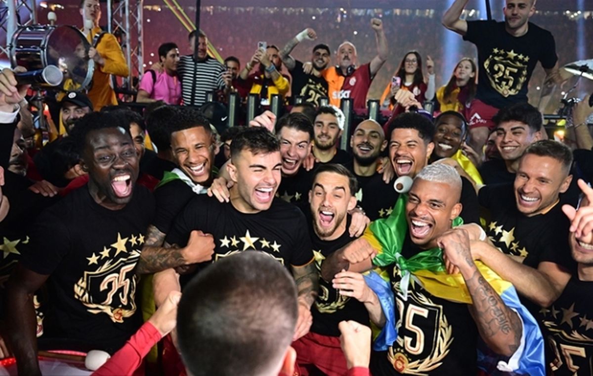 Galatasaray şampiyonluk kutlamasında kimler konser verecek (Yenikapı)?