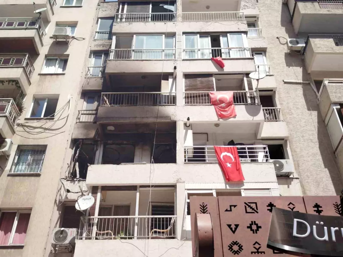 İzmir'deki Gaz Sızıntısı Patlamasında Genç Adam Hayatını Kaybetti