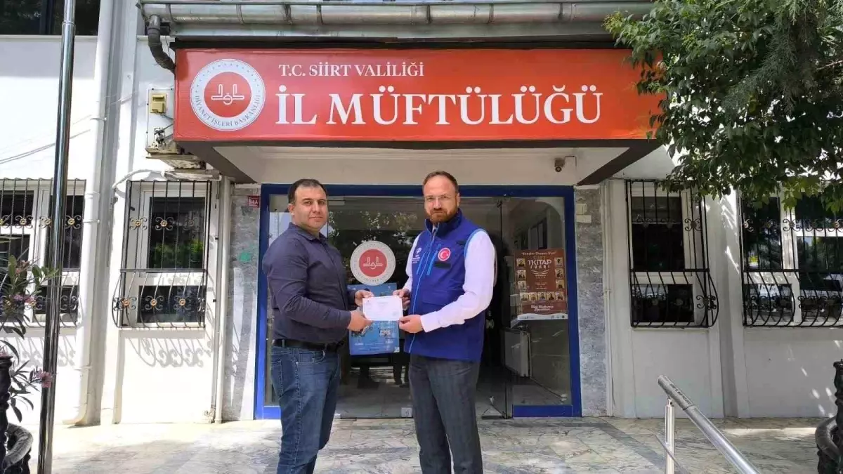 Yazar Raşit Başar Taner, Kitap Fuarı'ndan Elde Ettiği Geliri Filistin'e Bağışladı
