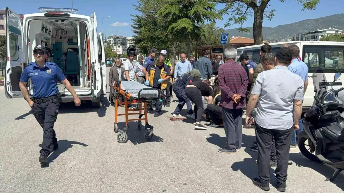 Tokat'ta Motosiklet Yayaya Çarptı: Yaşlı Adam Ağır Yaralandı