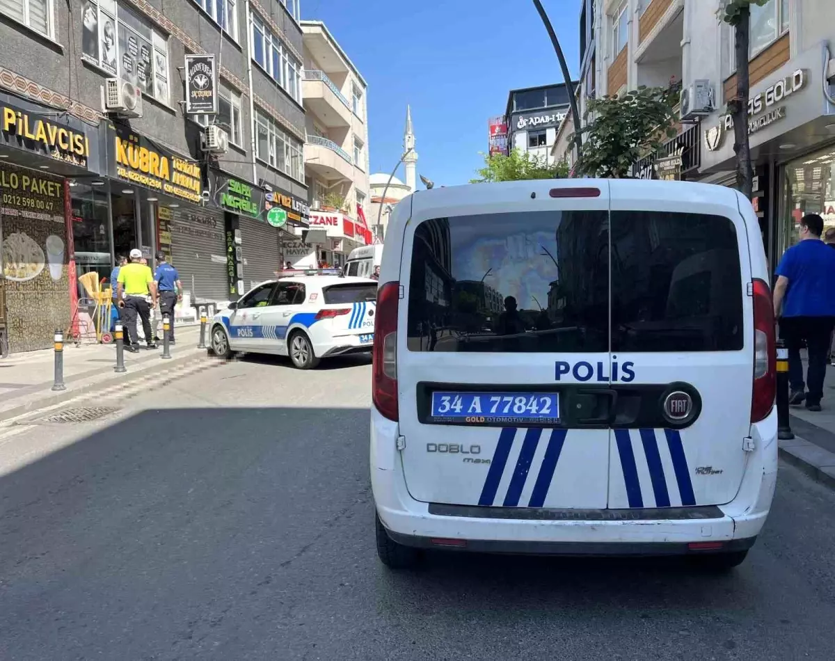 Küçükçekmece'de Yürüyen Adam Hayatını Kaybetti