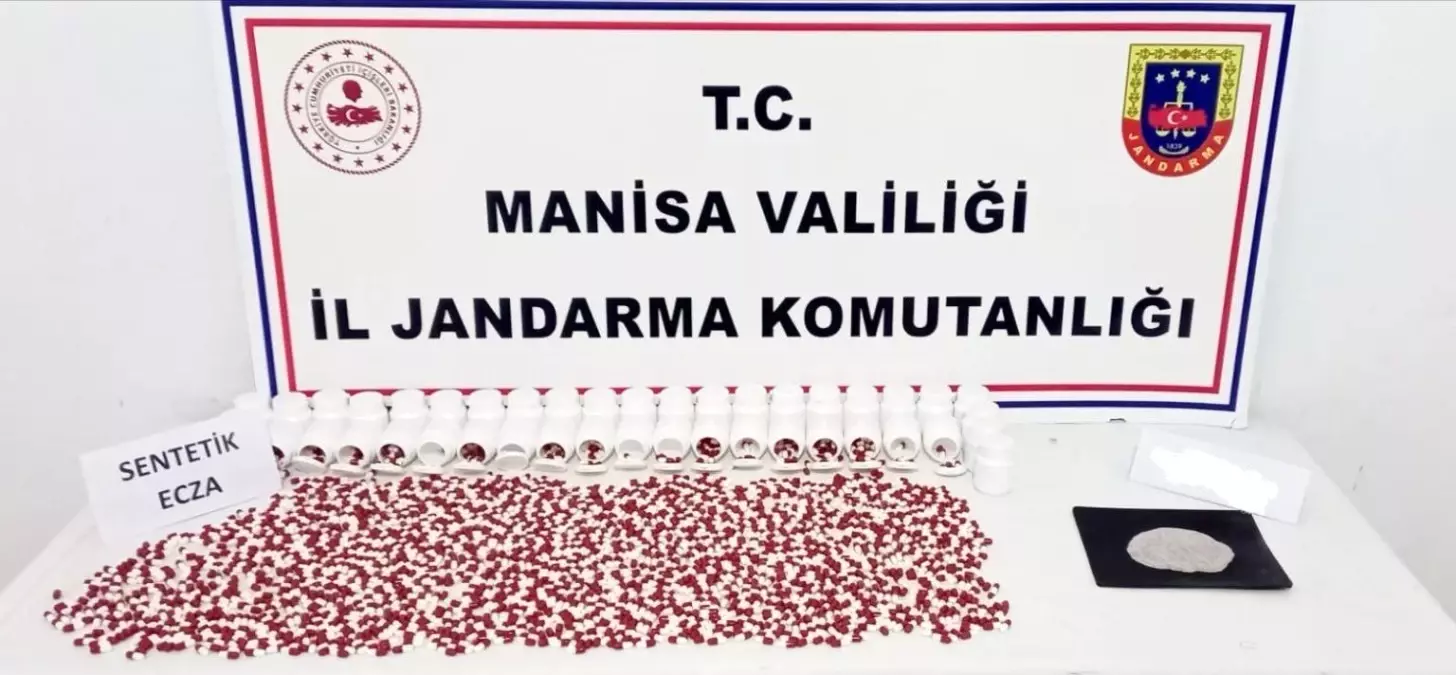 Manisa'da Uyuşturucu Operasyonu: 5 Bin 352 Sentetik Ecza Ele Geçirildi