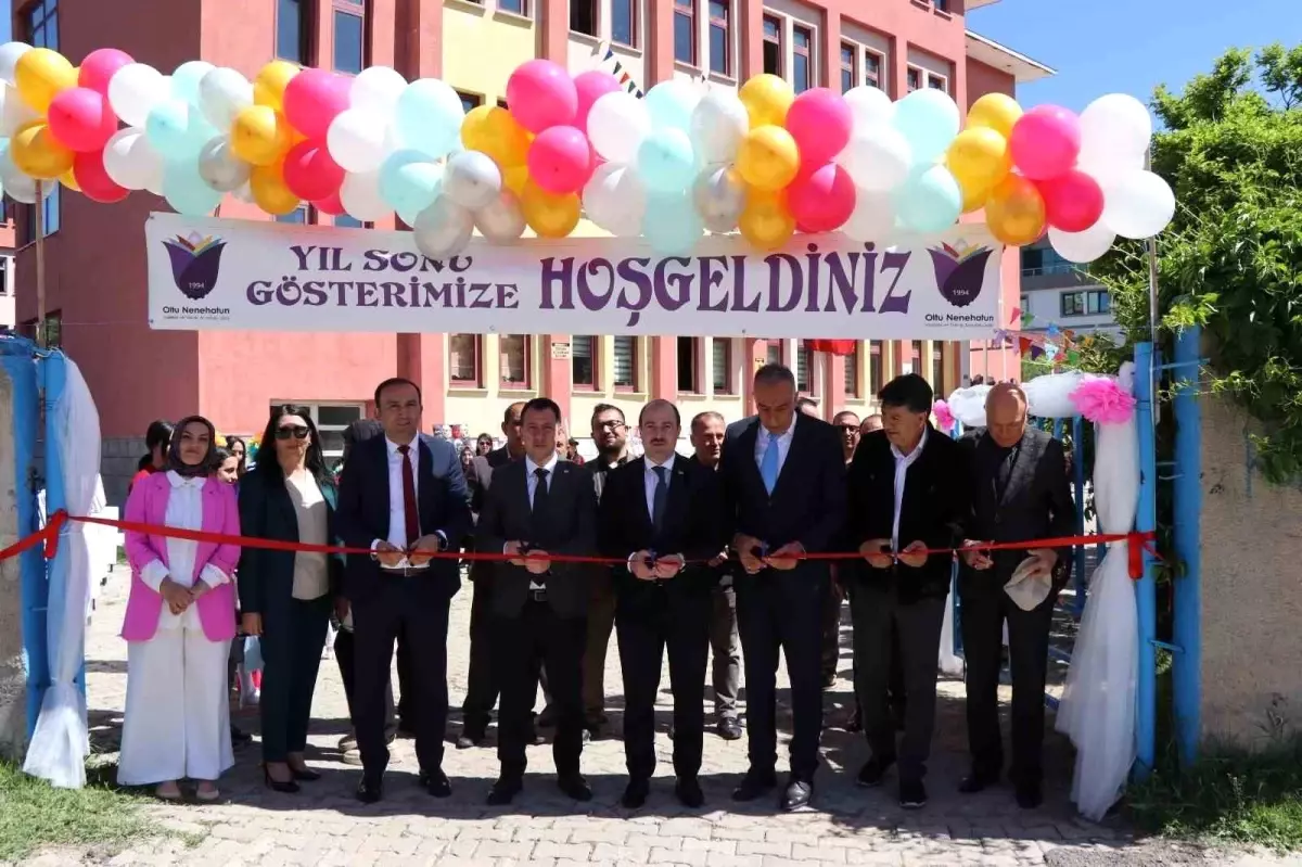 Oltu Nene Hatun Mesleki ve Teknik Anadolu Lisesi'nde Yıl Sonu Sergisi