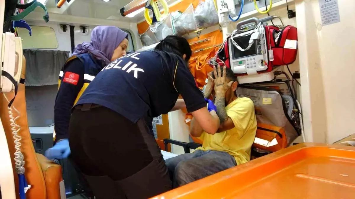 Antalya'da Alkollü Sürücüyle Kaza: 2 Yaralı, Sürücü Tutuklandı
