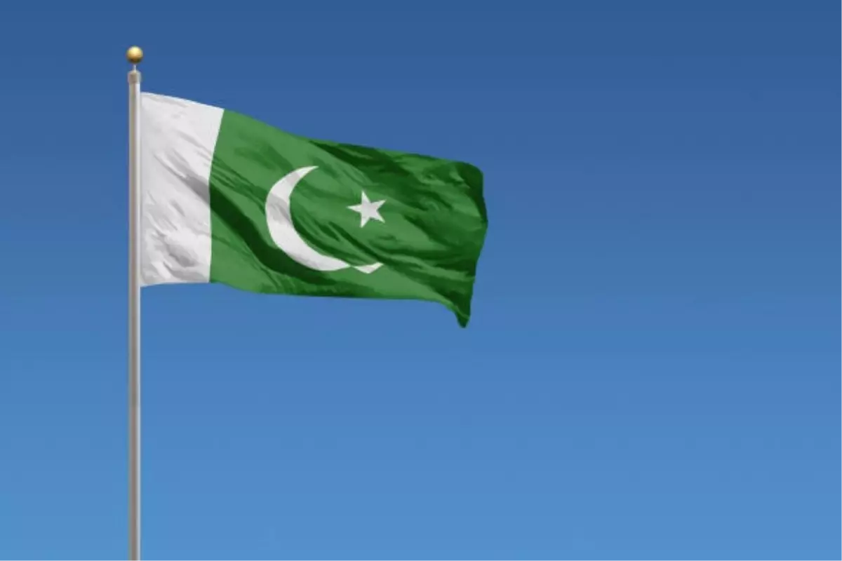 Pakistan'da Askeri Okul Öğrencilerini Taşıyan Otobüse Saldırı: 4 Çocuk Hayatını Kaybetti