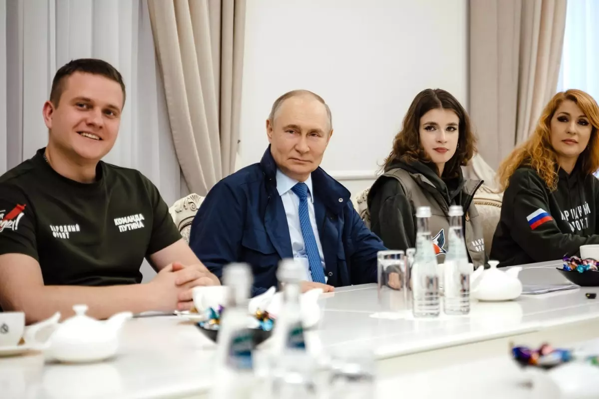 Putin 9 ayın ardından Ukrayna işgalinden kurtarılan Kursk'u ziyaret etti