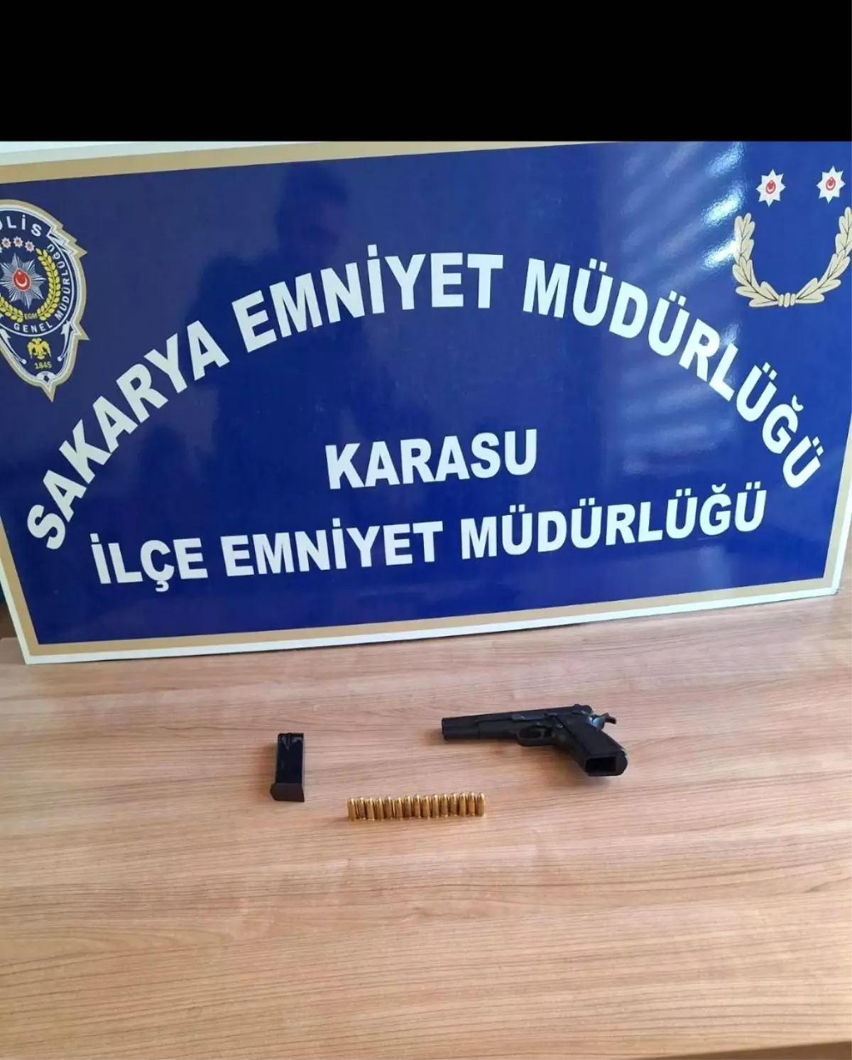 Karasu'da Hapis Cezalı Şahıs Ruhsatsız Tabanca ile Yakalandı