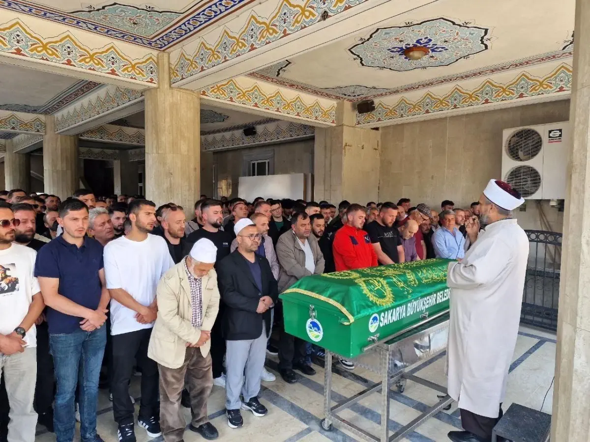 Sakarya'da Trafik Kazası: Genç Taksi Şoförü Hayatını Kaybetti