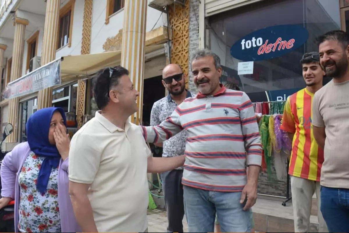 Suriyeli işçiye giderayak büyük jest! Görünce havalara uçtu