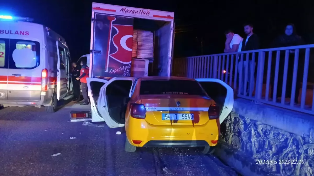 Pamukova'da Taksi Kazasında Şoför Hayatını Kaybetti