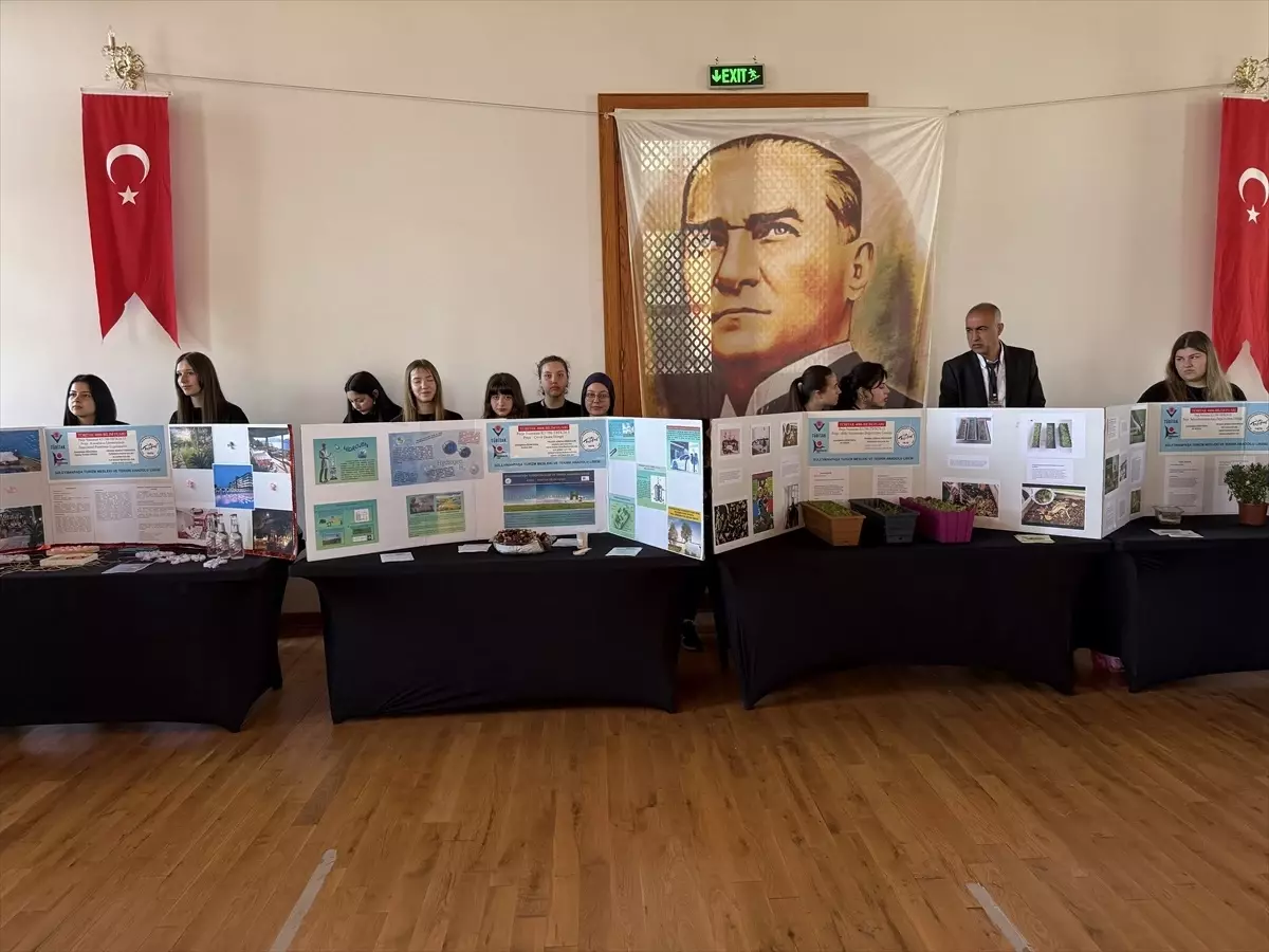 Tekirdağ'da TÜBİTAK 4006 Bilim Fuarı Düzenlendi