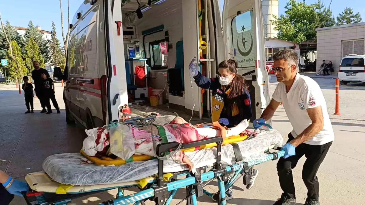 7 Yaşındaki Nur, Traktör Altında Kalarak Hayatını Kaybetti
