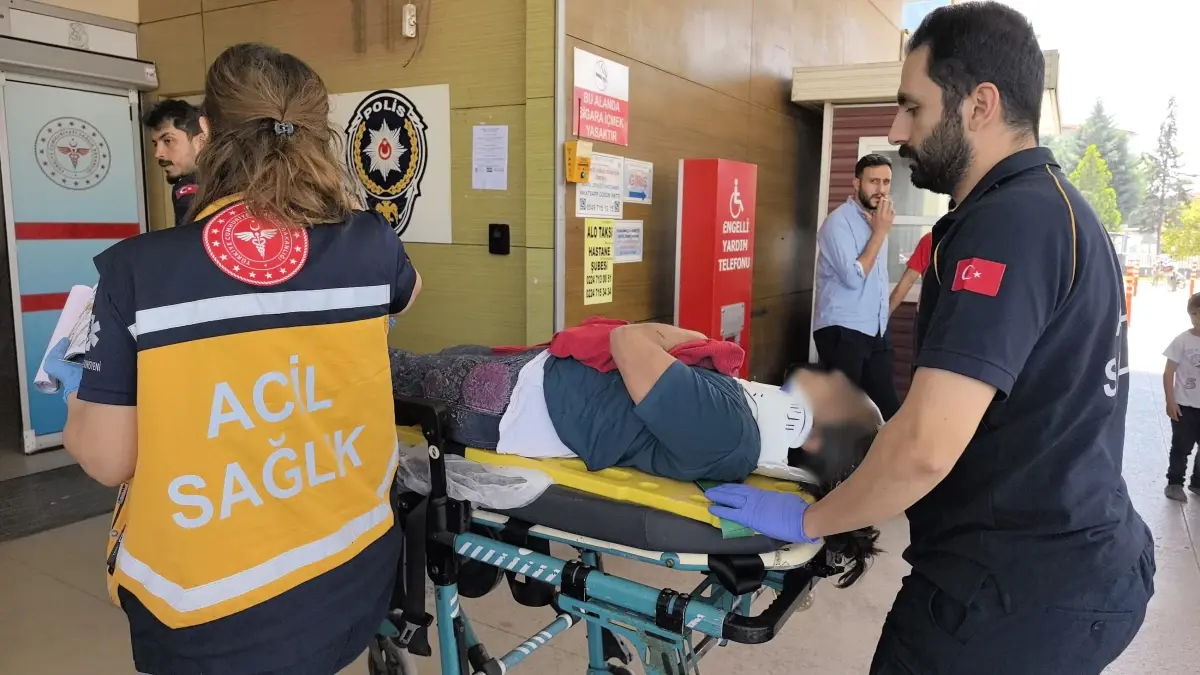 İnegöl'de Çatıdan Düşen Kadın Yaralandı