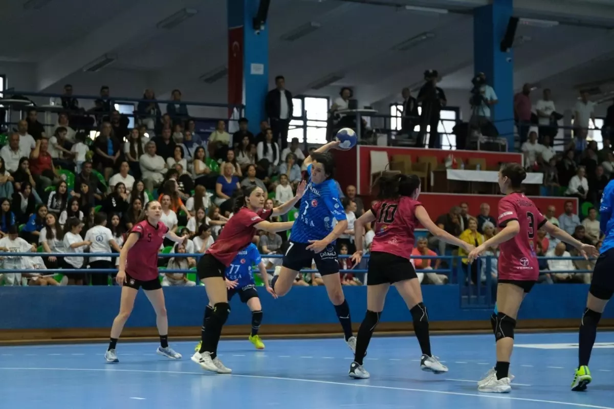 Yalıkavakspor, Kadınlar Süper Ligi'nde İkinci Şampiyonluğunu Kazandı