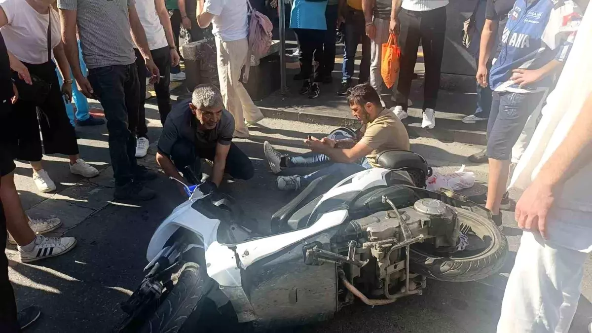Manavgat'ta Trafik Kazası: 3 Yaralı