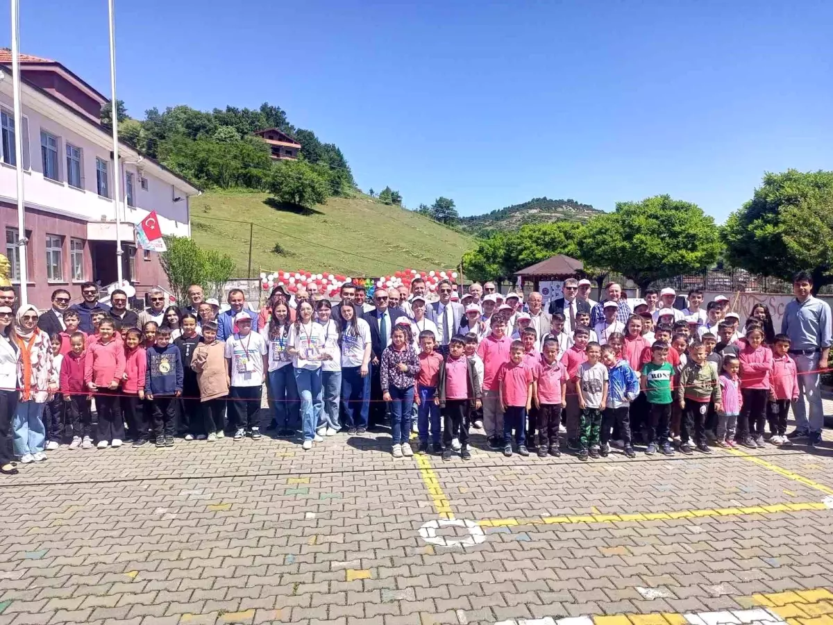 Yukarı Taşçılı Ortaokulu'nda TÜBİTAK Bilim Fuarı Düzenlendi
