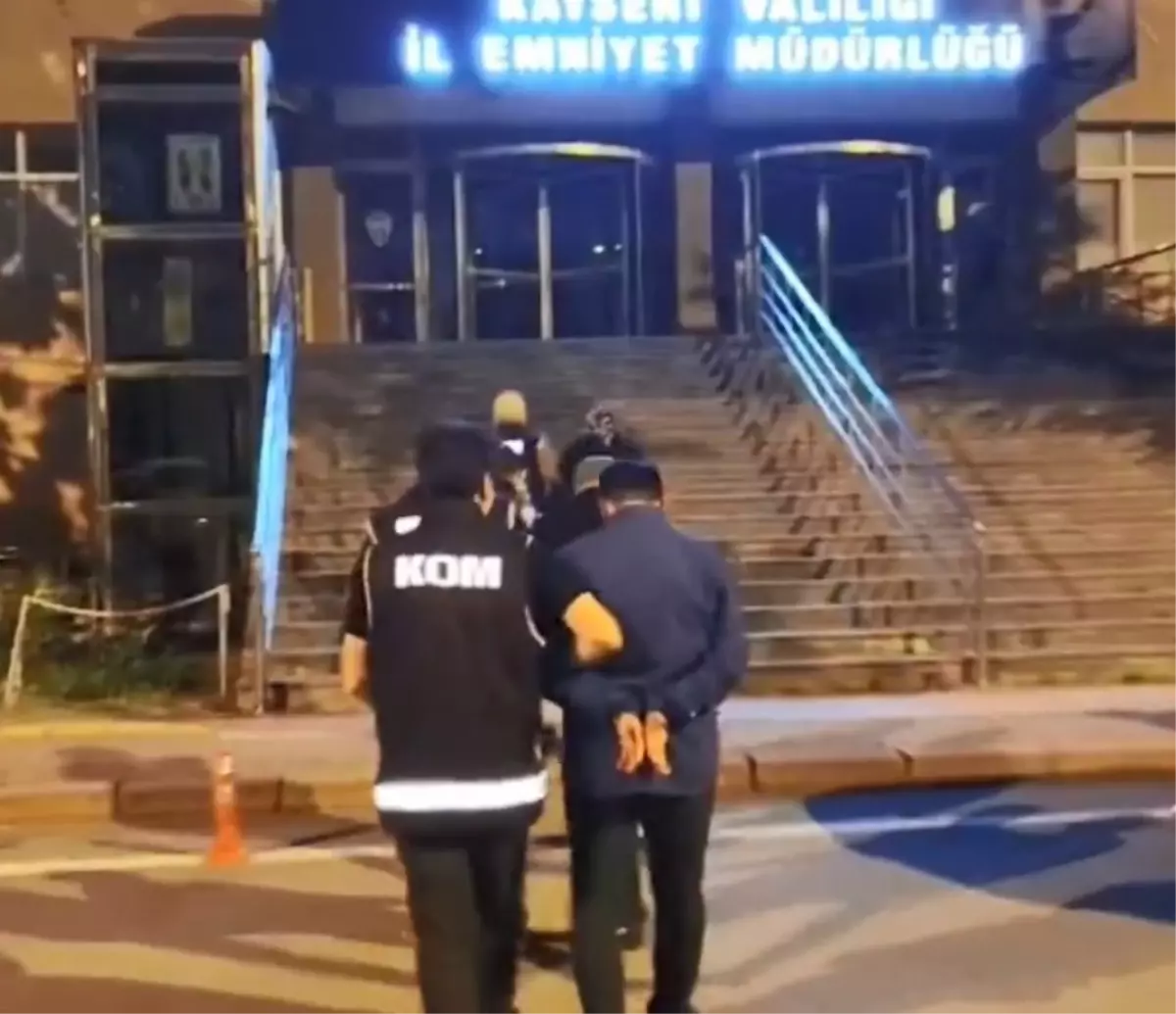 Kayseri'de Umre ve Hac Dolandırıcılığı: 60 Milyon TL ile 5 Kişi Gözaltına Alındı