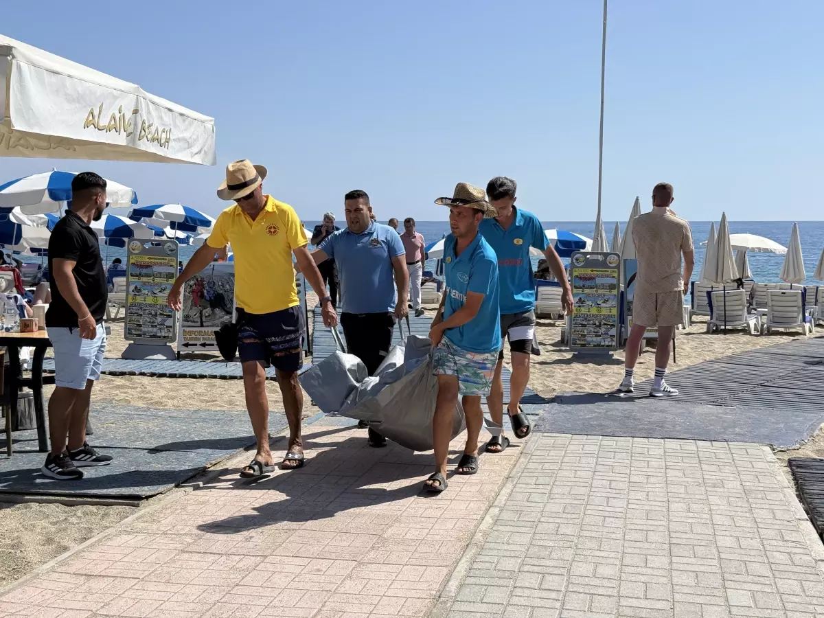 Antalya'da Alman Turist Deniz Kenarında Hayatını Kaybetti