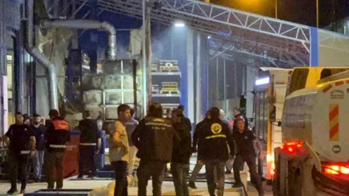 Düzce'deki Yedek Parça Fabrikasında Yangın Çıktı