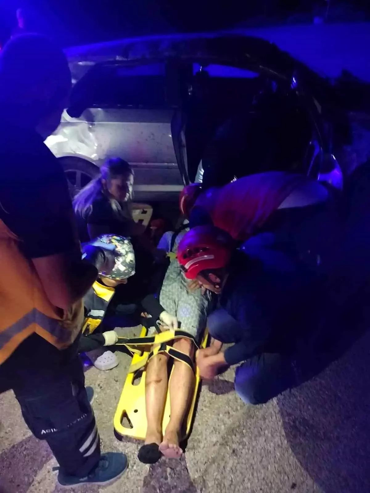 Balıkesir'de Tek Taraflı Trafik Kazası: Sürücü Sıkıştı