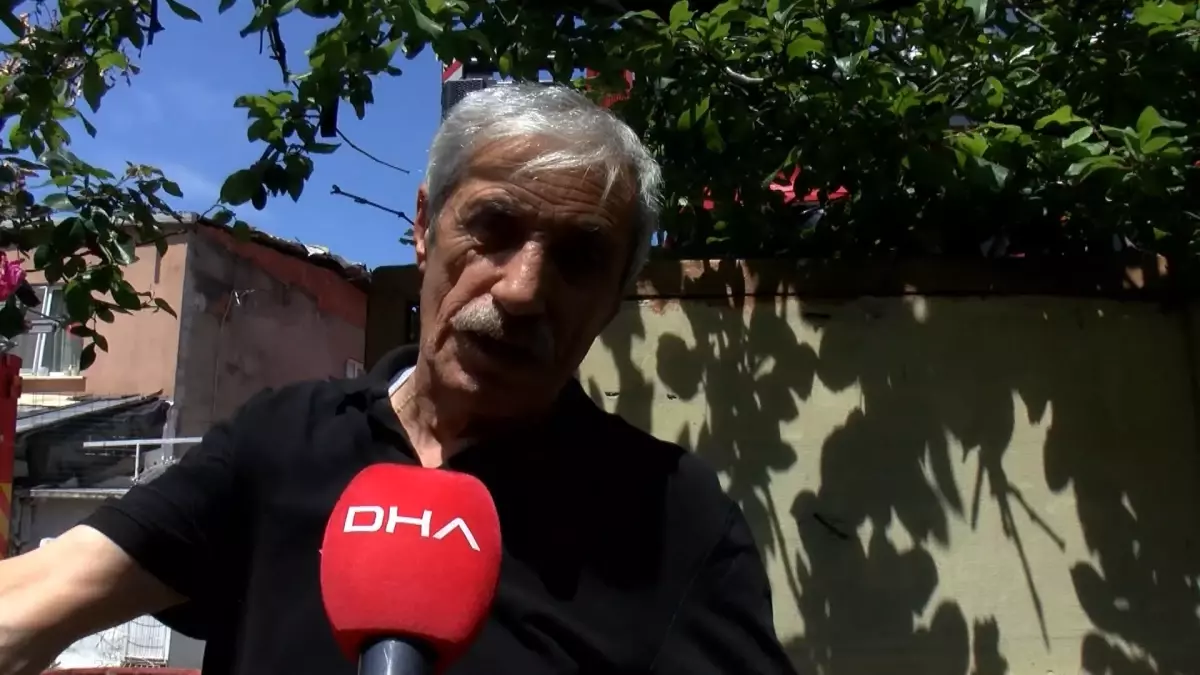 Ataşehir'de Depoda Yangın: Tavuklar Son Anda Kurtarıldı
