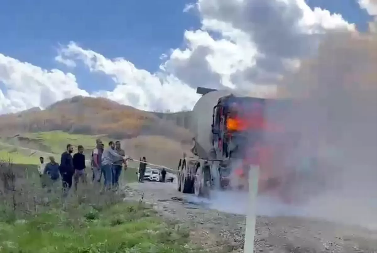 Erzurum'da Beton Mikseri Alev Aldı