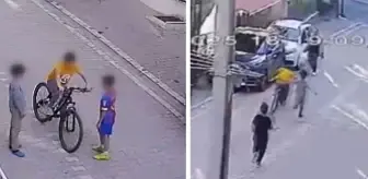 Çaldığı bisikleti arkadaşlarına gösterirken araba çarptı