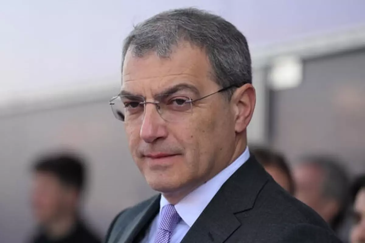 Damien Comolli'den açıklama: Opsiyonunu kullanmayacağız, Fenerbahçe'ye dönecek''