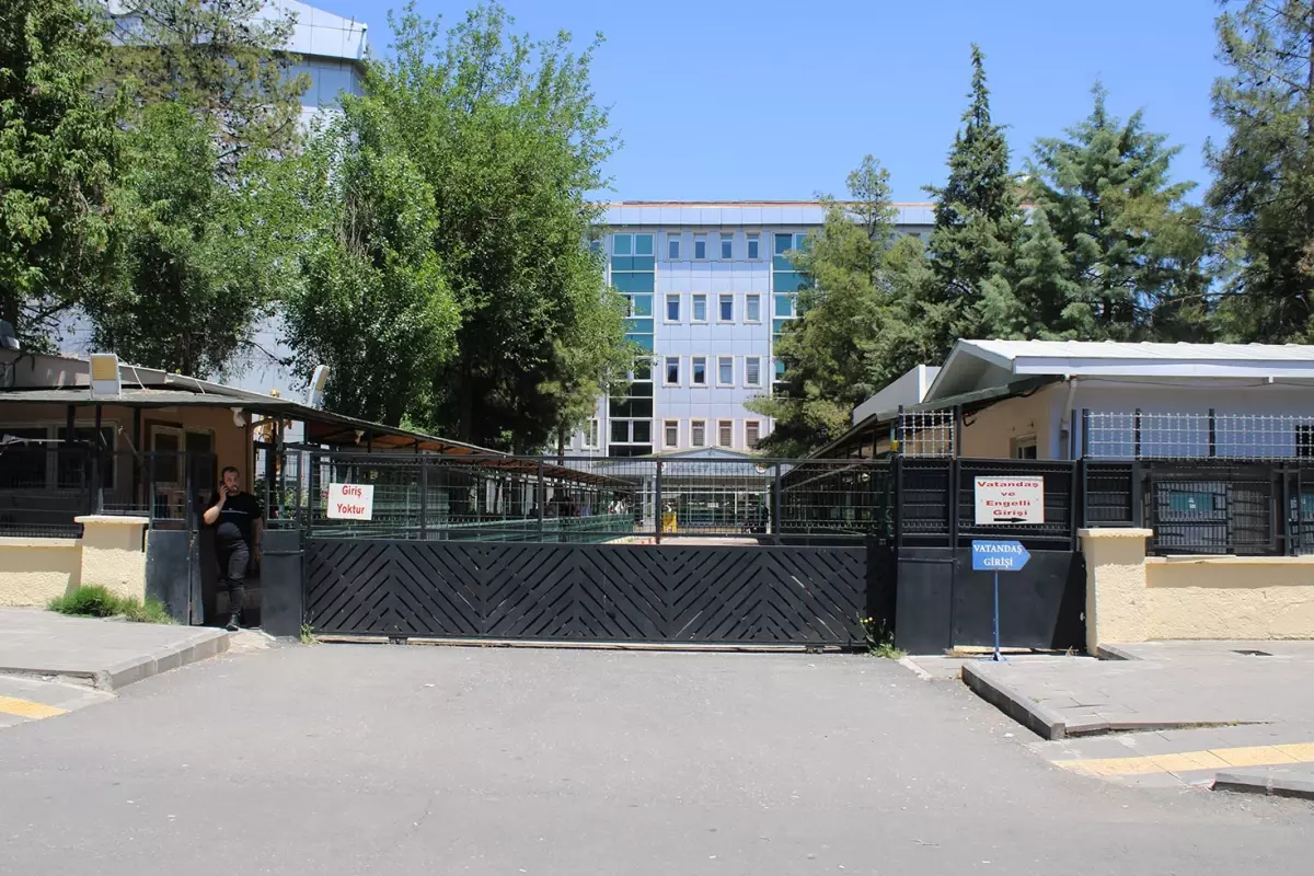Ev hapsini, darbettiği boşanma aşamasındaki eşine tahsis edilen evde geçirecek