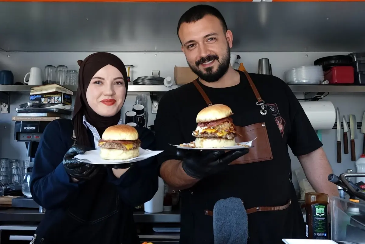 Doktorun Mutfaktaki Hayali: Karavan Hamburgerci