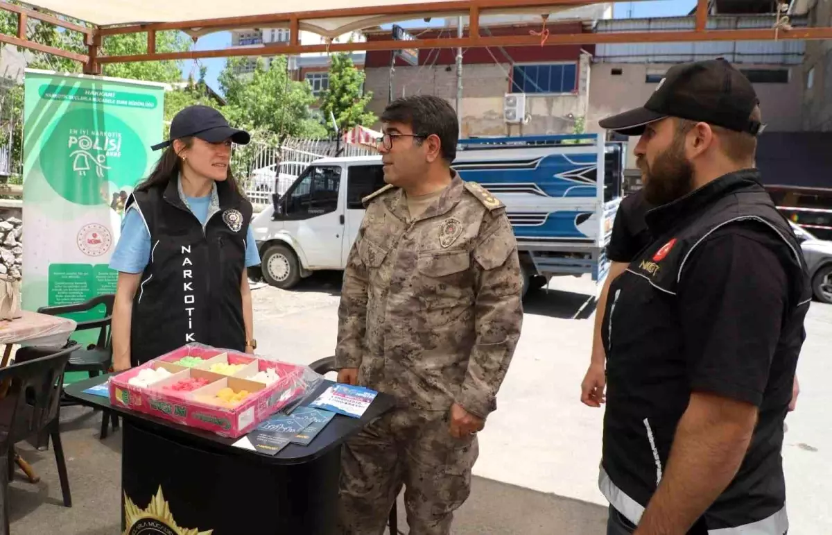 Hakkari'de Uyuşturucu ile Mücadele İçin Bilgilendirme Standı Kuruldu